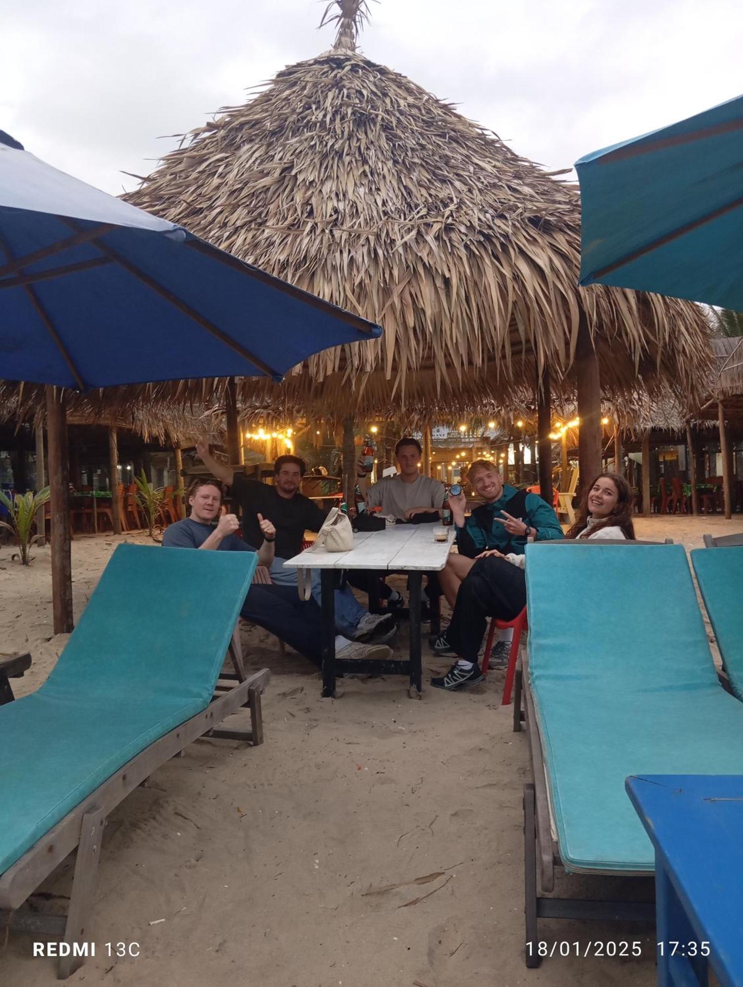 The Seaside Bungalow Hostel And Bar Hoi An Exterior foto